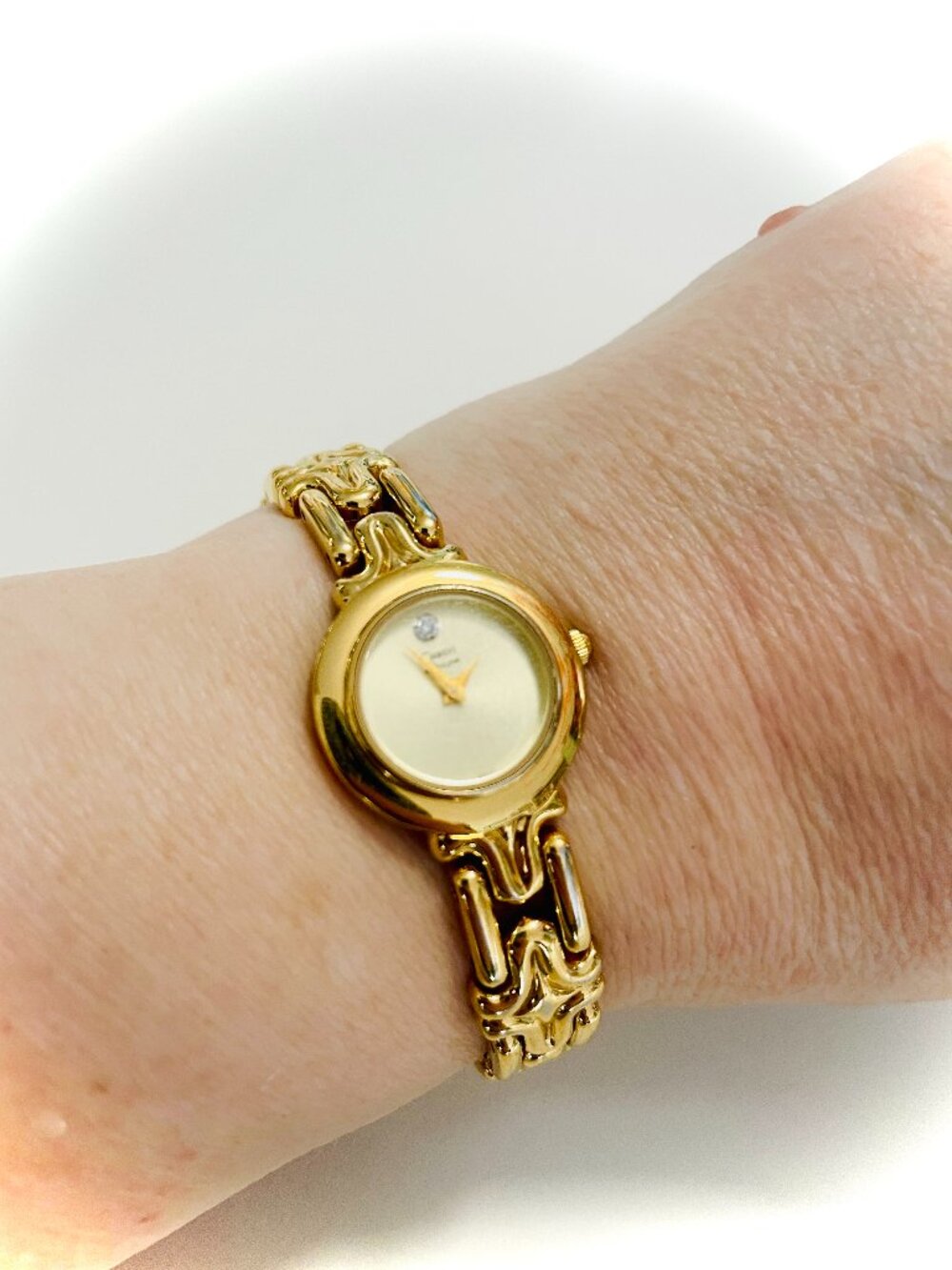 *VINTAGE* Caravelle by Bulova Women's Bracelet Watch (includes battery)